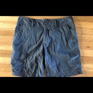 Columbia cargo shorts sz 8